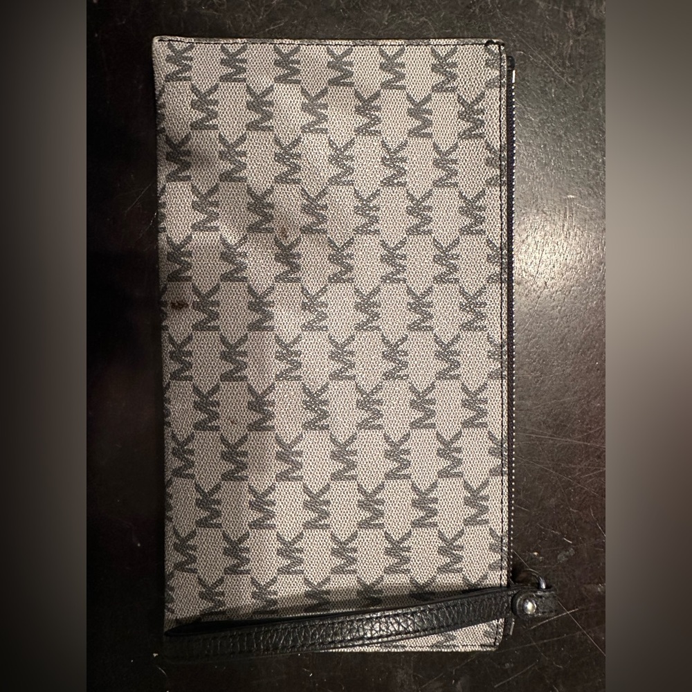 MK clutch